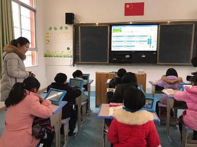 教育信息化是鄉(xiāng)村學(xué)校通往教育公平的快車(chē)道