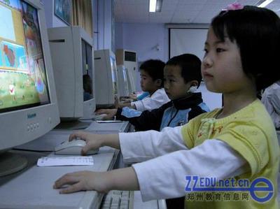 少兒計(jì)算機(jī)表演賽高手云集擺擂鄭州102中學(xué)